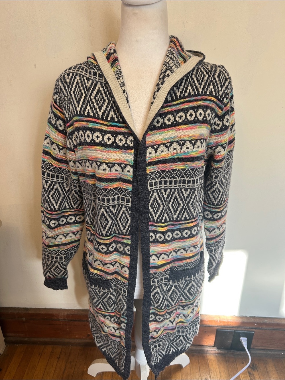 Monteau Patterned Hooded Knit Cardigan in Black, Cream & Multicolor Size M EUC